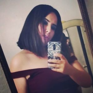 Meet your Posher, Elvia